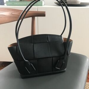 Bottega Veneta Arco 33 Handbag